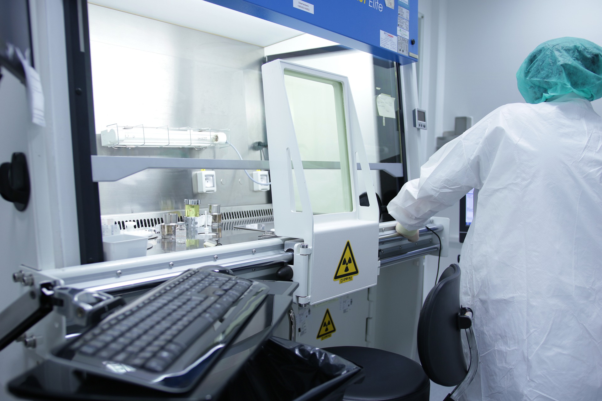Scientist performing calibration services at Volkswagen Osnabrück